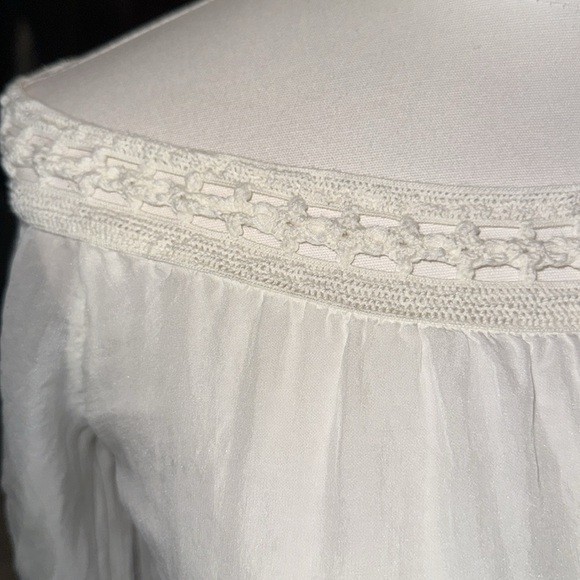 100% silk cream fully lined blouse- great neckline & shape - Picture 2 of 7